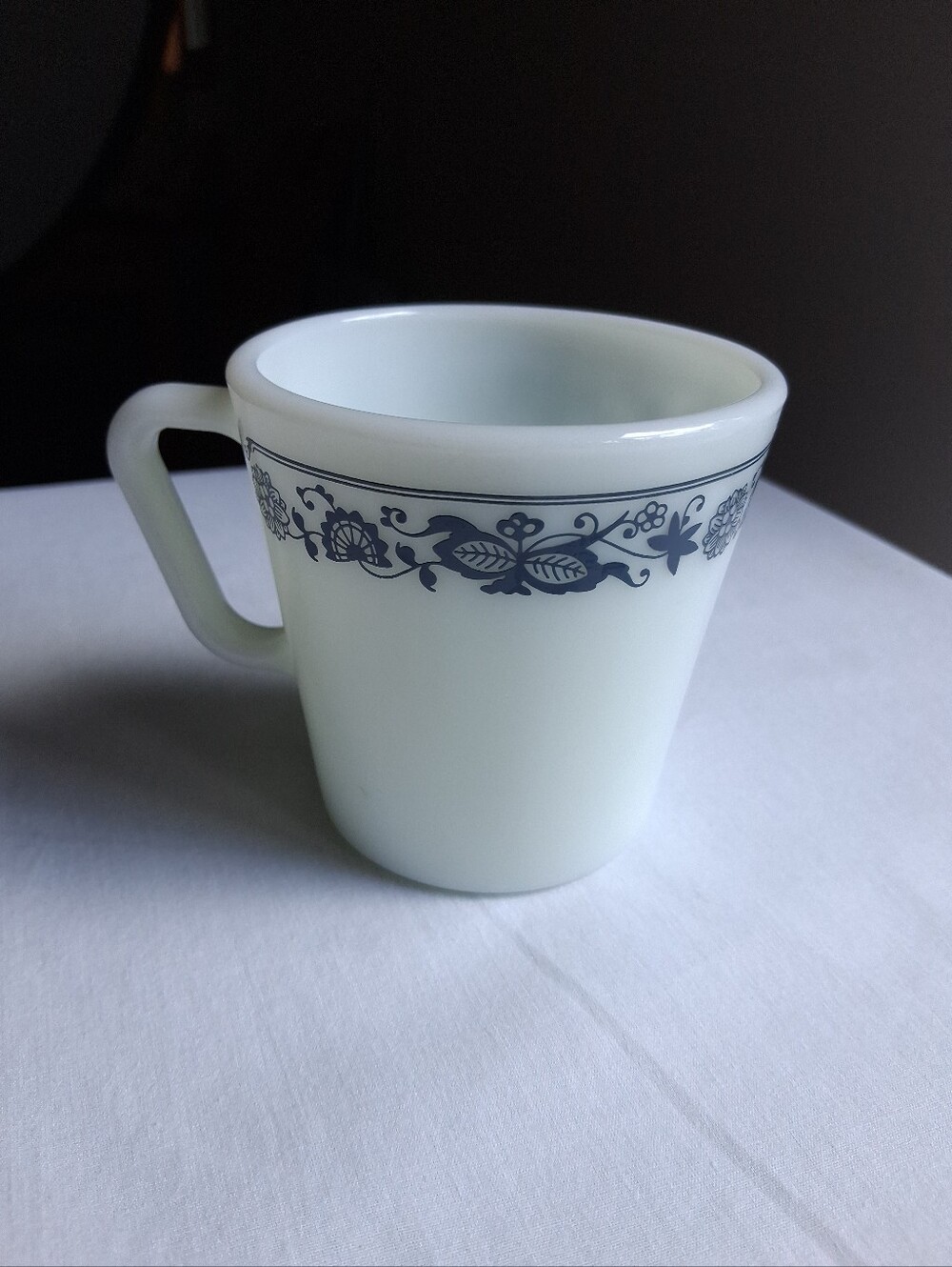 Vintage 70s Pyrex Corning milk glass mug Old Town Blue Onion pattern 1410